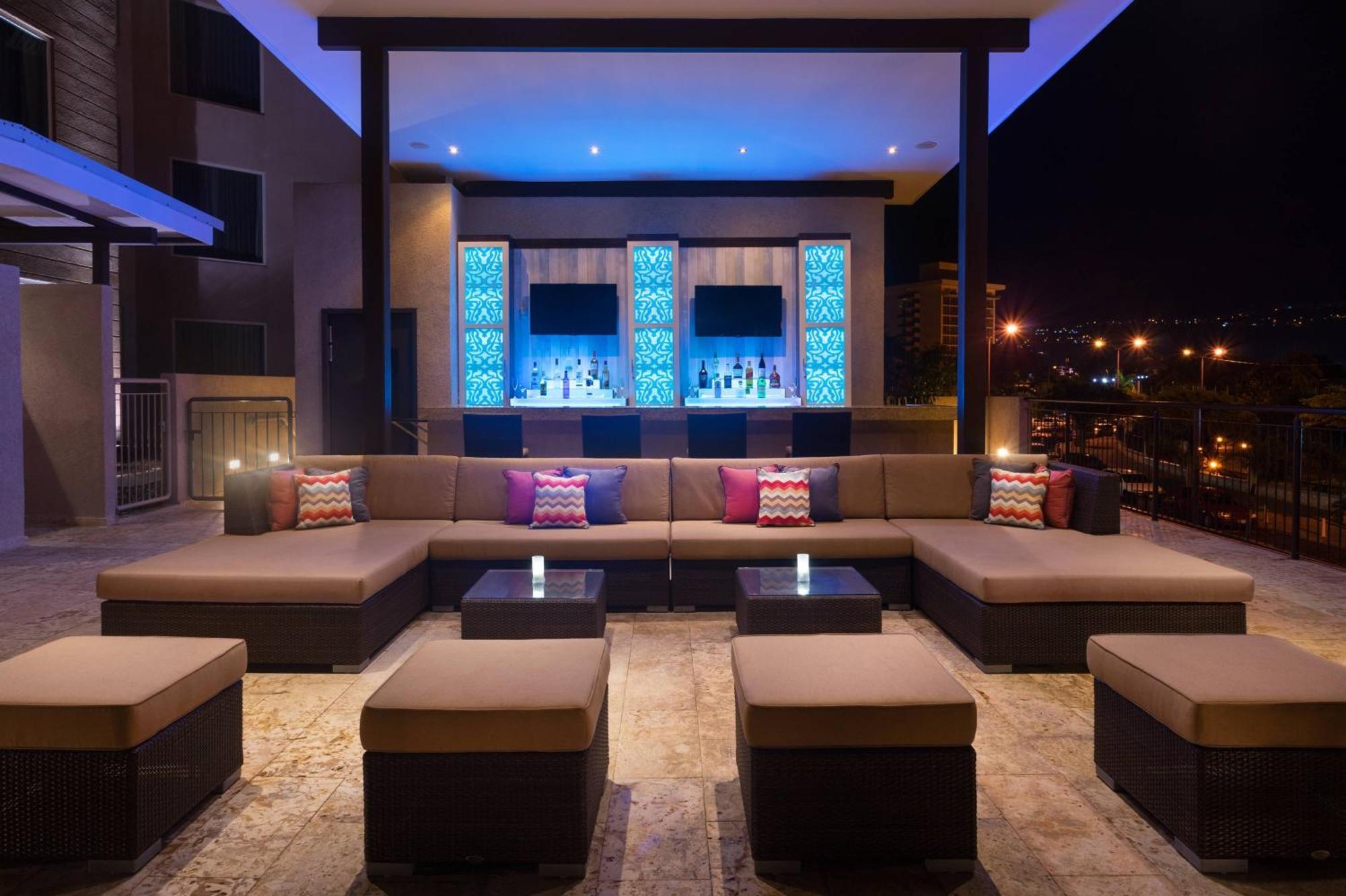 Courtyard By Marriott Kingston, Jamaica Hotel Exterior photo