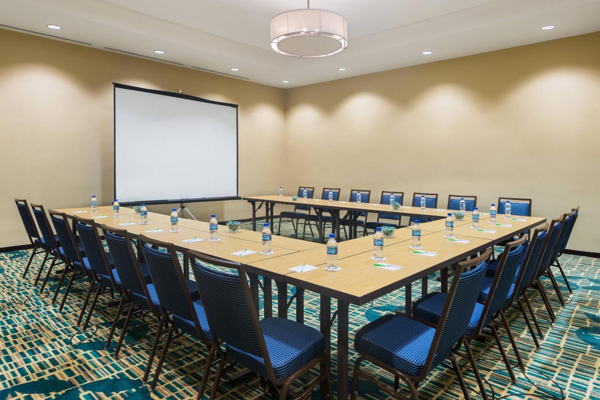 Courtyard By Marriott Kingston, Jamaica Hotel Exterior photo