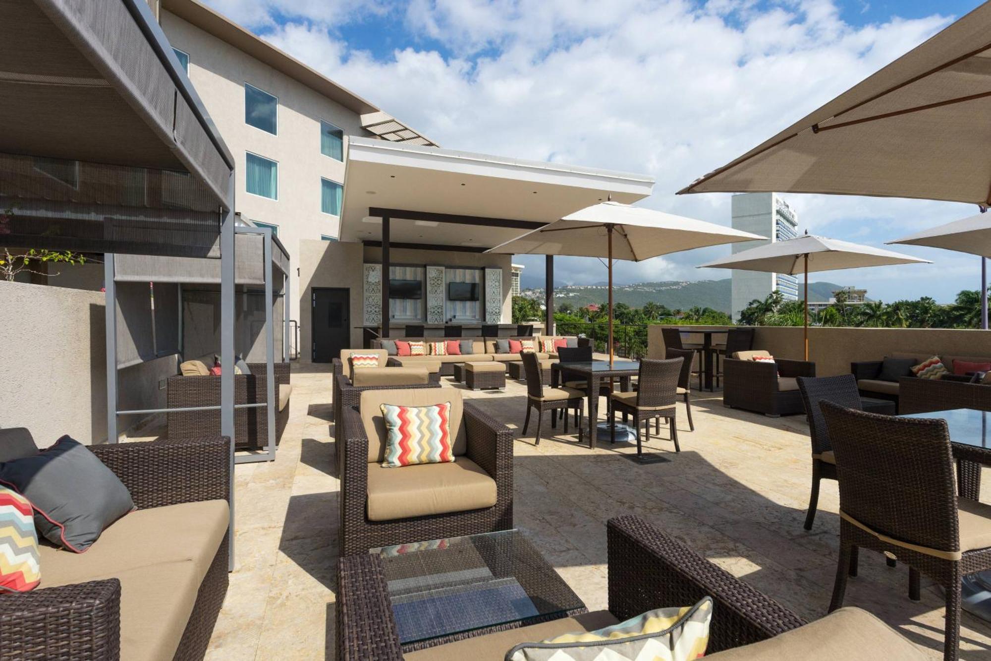 Courtyard By Marriott Kingston, Jamaica Hotel Exterior photo
