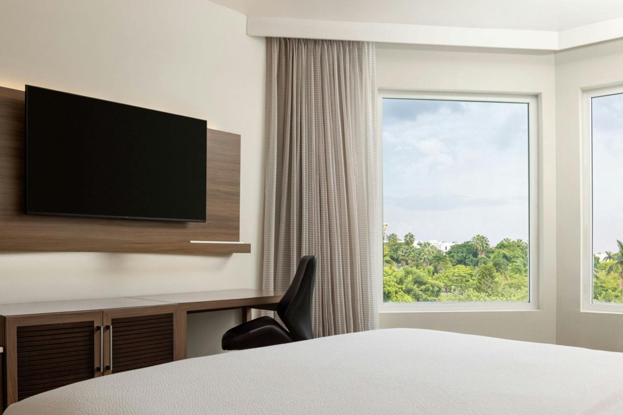 Courtyard By Marriott Kingston, Jamaica Hotel Exterior photo